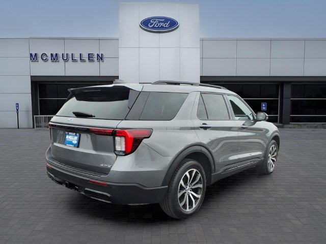 Certified 2025 Ford Explorer ST-Line AWD/4WD image 5