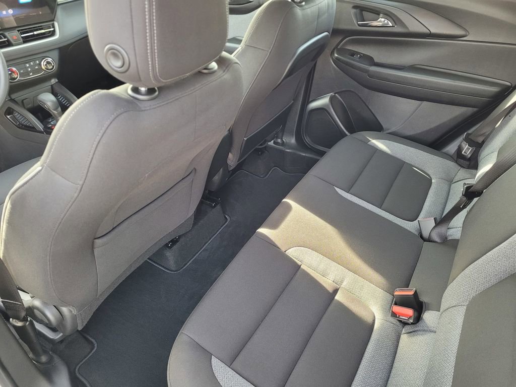 Used 2025 Chevrolet TrailBlazer LS w/ LS Convenience Package image 9