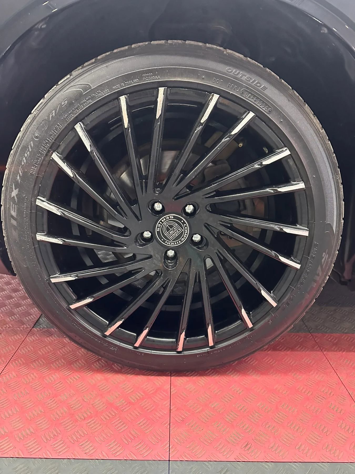 Used 2018 Dodge Challenger SXT RWD image 29