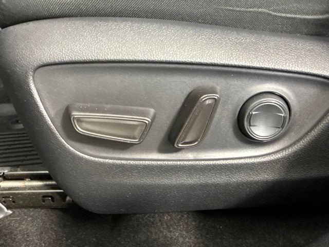 Used 2019 Toyota RAV4 XLE AWD/4WD image 22