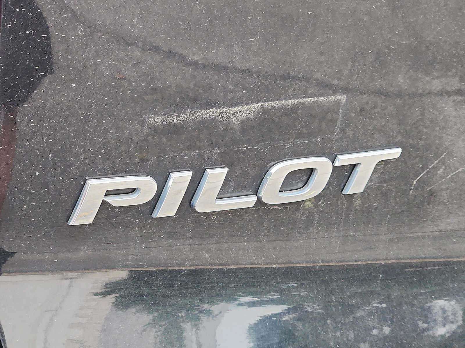 Used 2017 Honda Pilot LX image 3