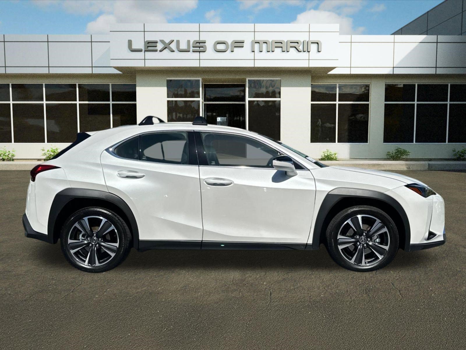 Used 2025 Lexus UX 300h FWD w/ Accessory Package (Z2) image 7