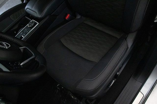 Used 2023 Nissan Pathfinder SV w/ SV Premium Package image 28