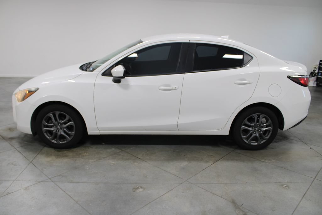 Used 2019 Toyota Yaris LE FWD image 6