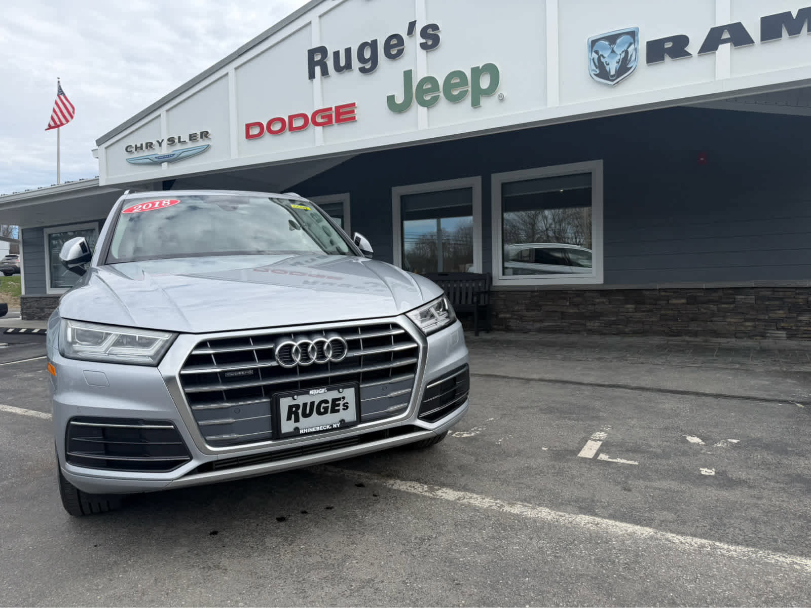 Used 2018 Audi Q5 2.0T Premium Plus w/ Premium Plus Package image 2