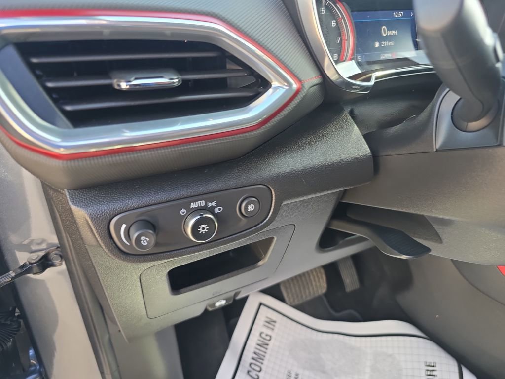 Used 2021 Chevrolet TrailBlazer RS w/ Technology Package image 12