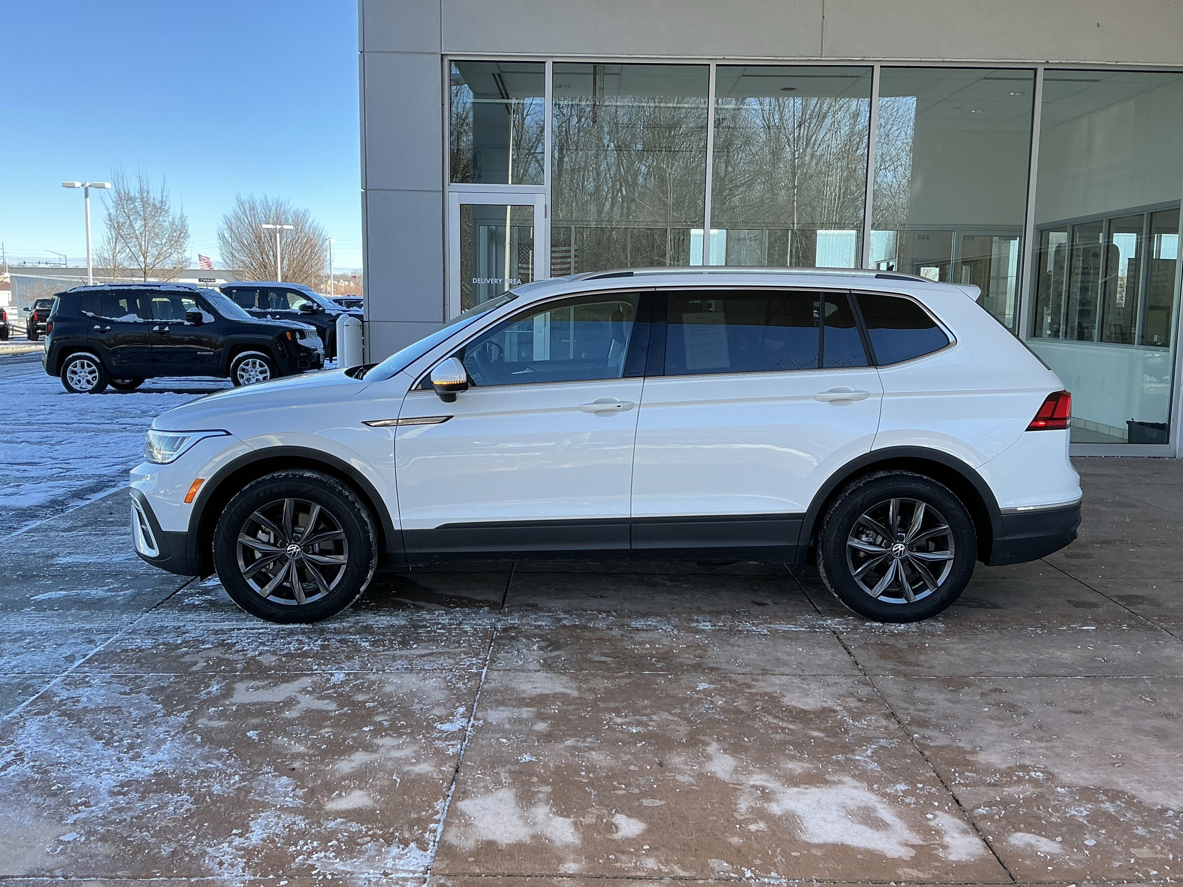 Used 2023 Volkswagen Tiguan SE image 19
