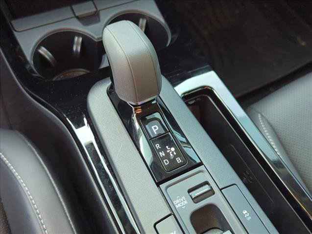 Used 2025 Toyota Prius XLE FWD image 19
