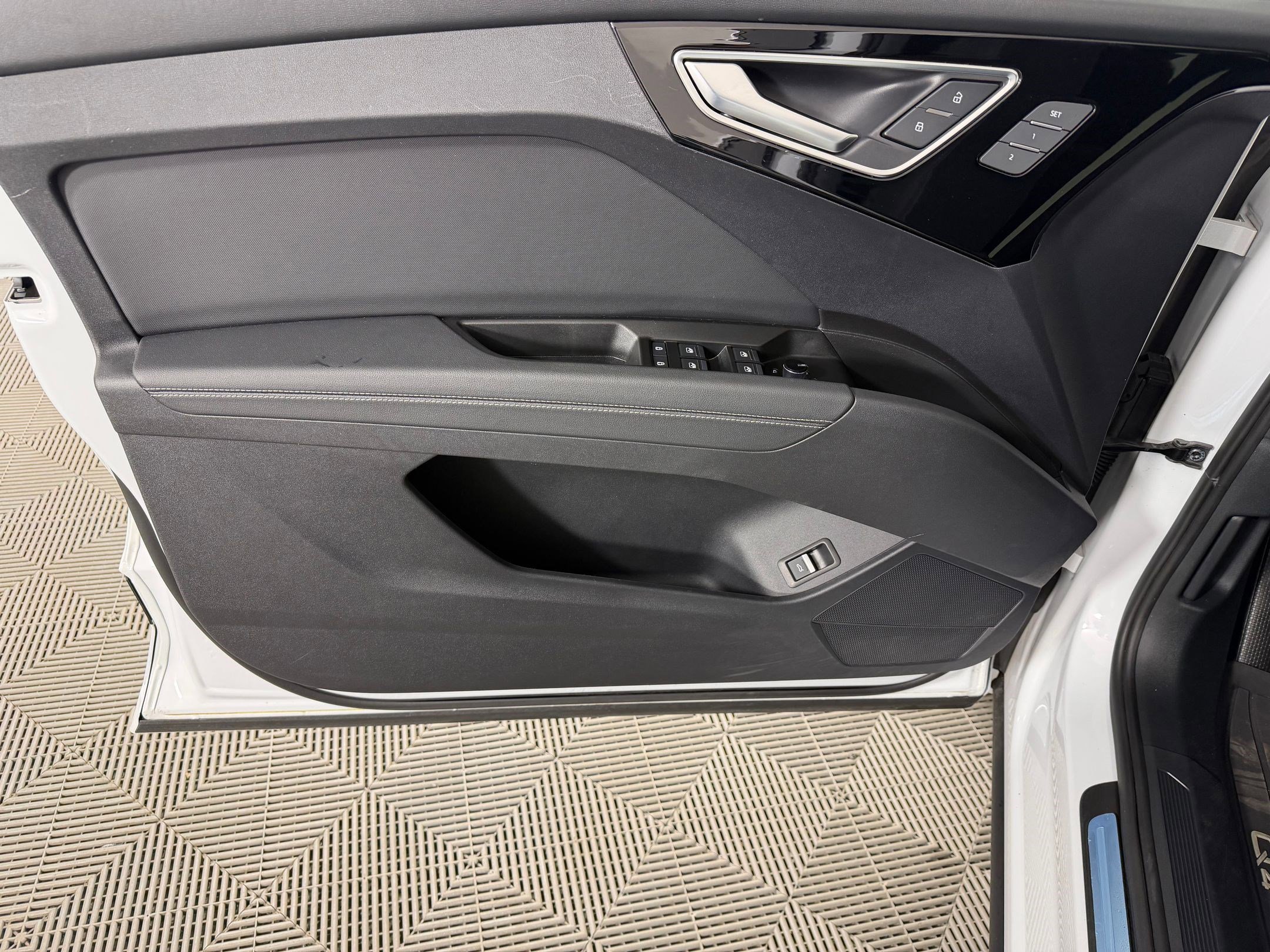 Used 2022 Audi Q4 e-tron Prestige w/ S Line Plus Package image 13