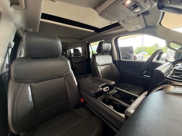 Used 2025 Ford Expedition Max Active AWD/4WD image 27