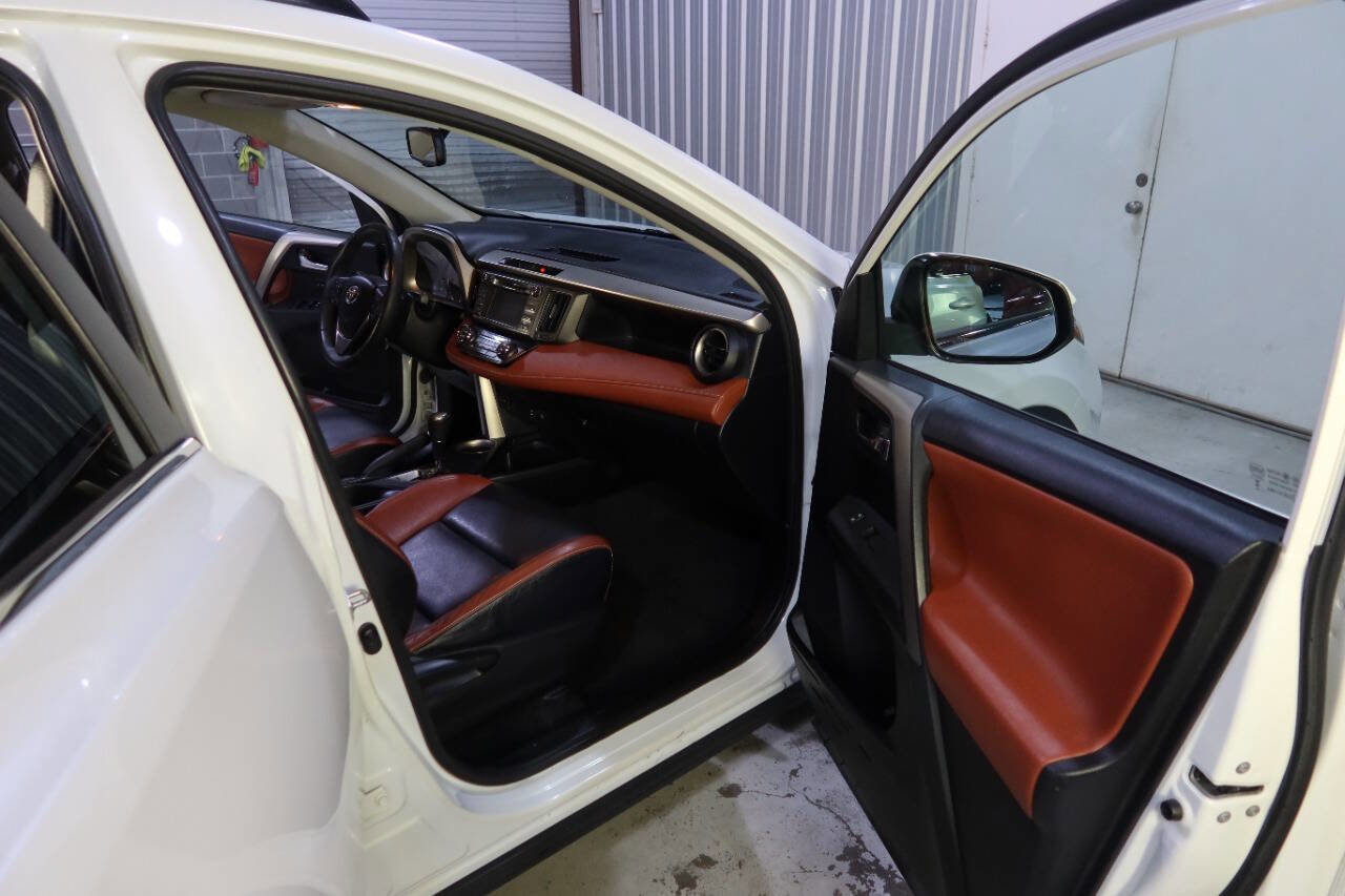Used 2014 Toyota RAV4 Limited image 12
