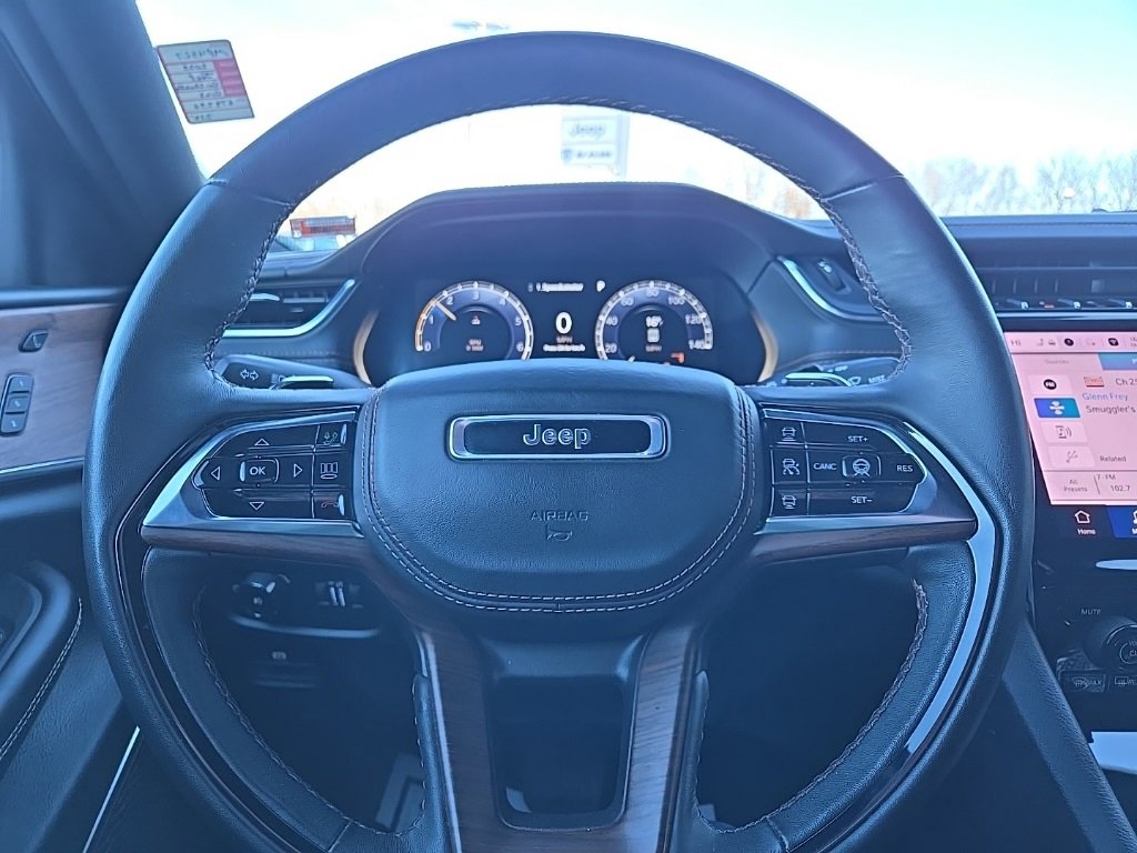 Used 2025 Jeep Grand Cherokee Summit image 41