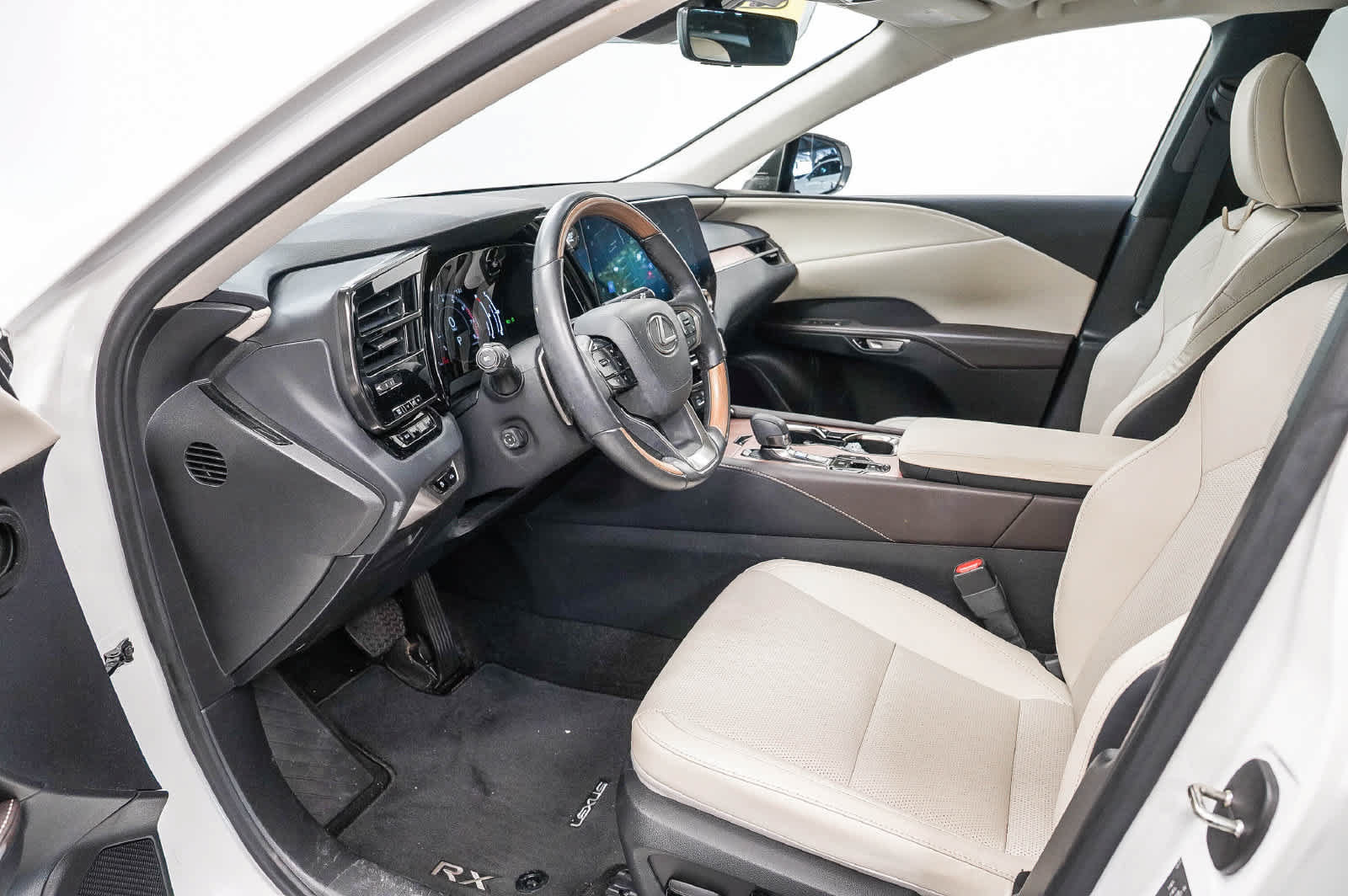 Used 2024 Lexus RX 350 Premium Plus w/ Accessory Package (Z1) FWD image 18