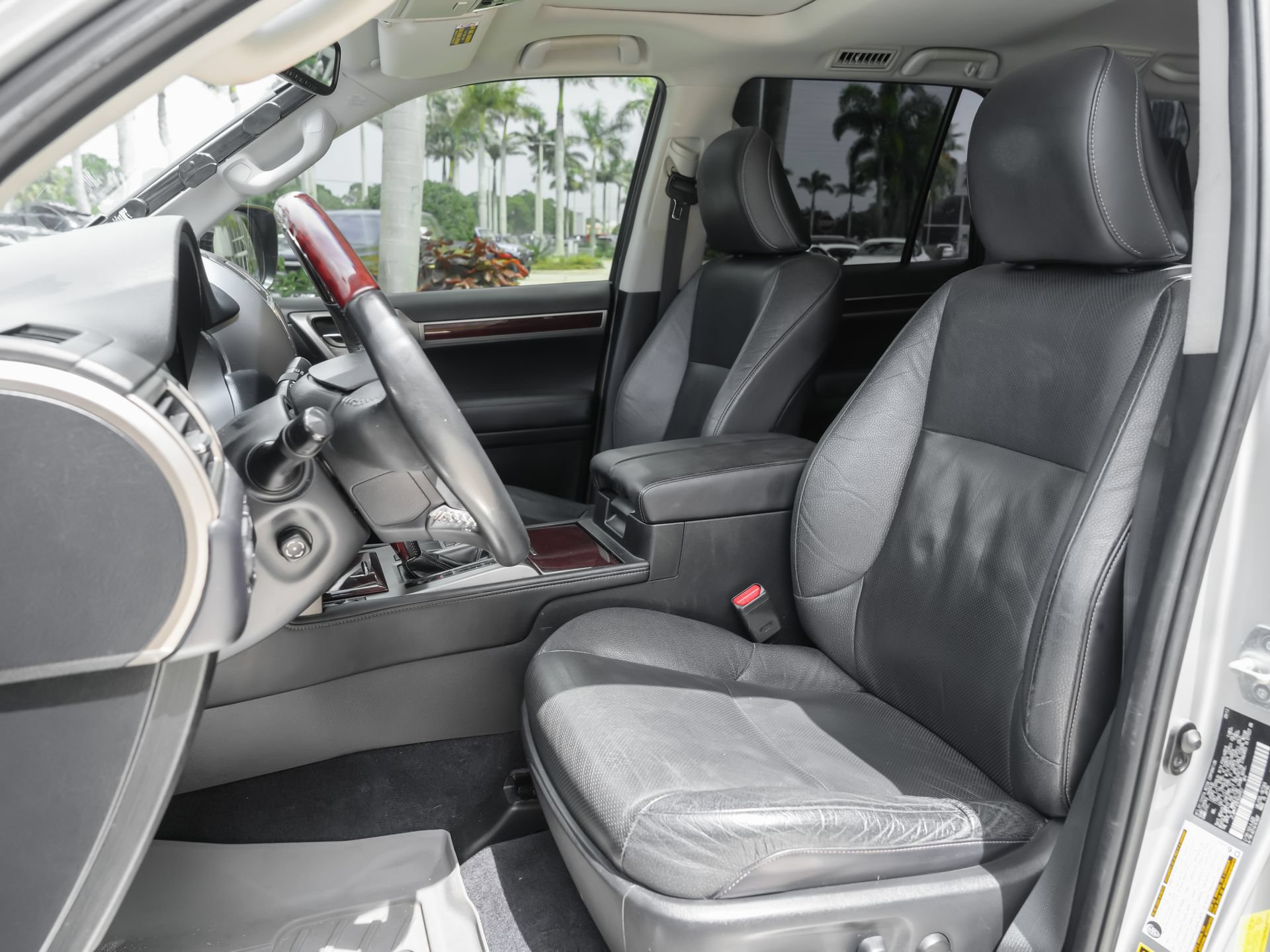 Used 2014 Lexus GX 460 w/ Premium Package AWD/4WD image 17
