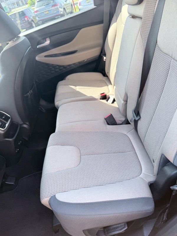 Used 2019 Hyundai Santa Fe SE AWD/4WD image 11