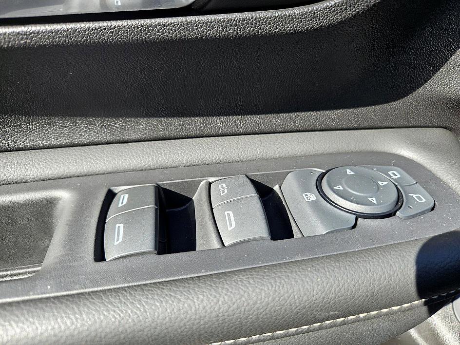 Used 2024 GMC Terrain Denali image 31