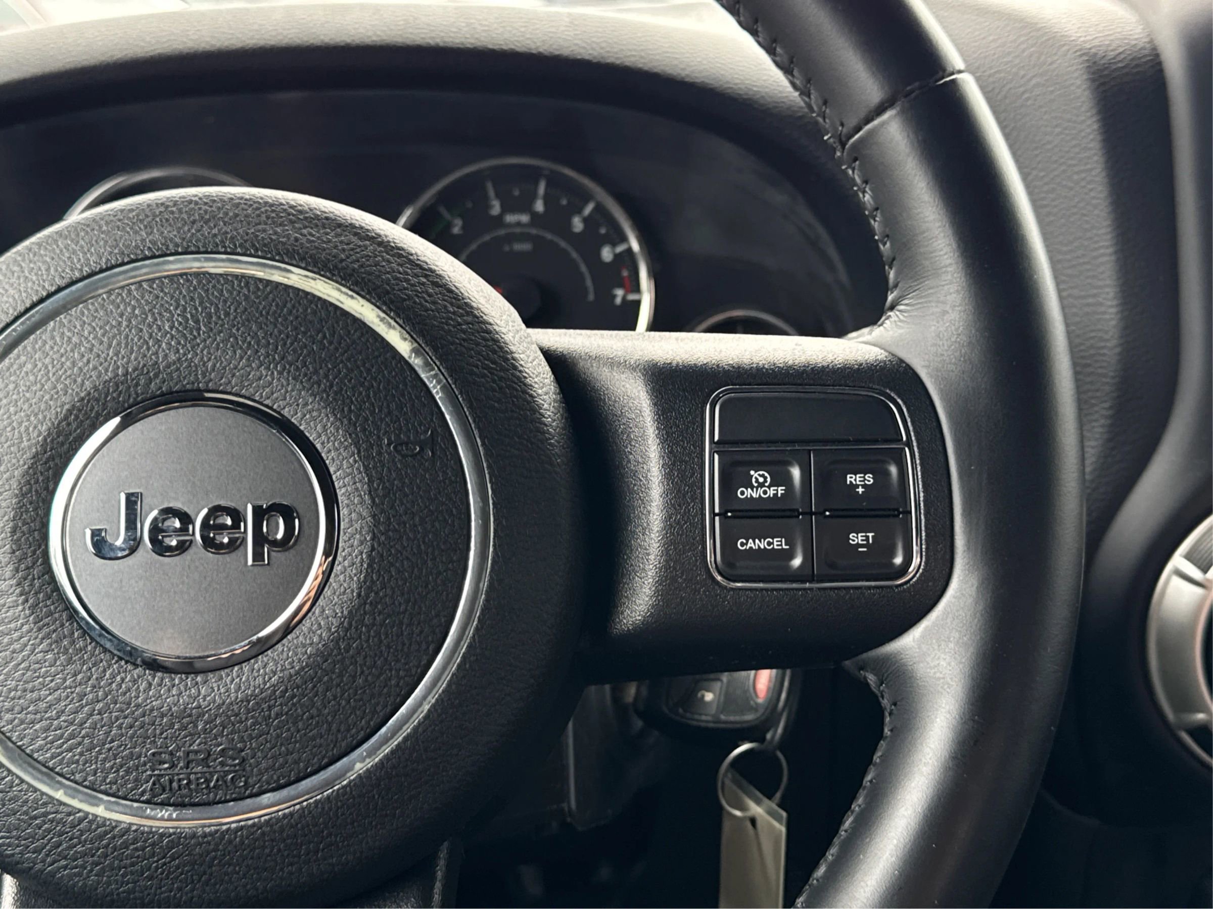 Used 2017 Jeep Wrangler Sahara w/ Connectivity Group AWD/4WD image 28