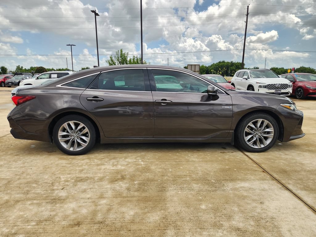 Used 2020 Toyota Avalon XLE w/ Moonroof Package FWD image 6