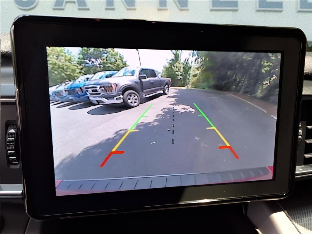 Used 2023 Ford Explorer XLT w/ Equipment Group 202A image 19