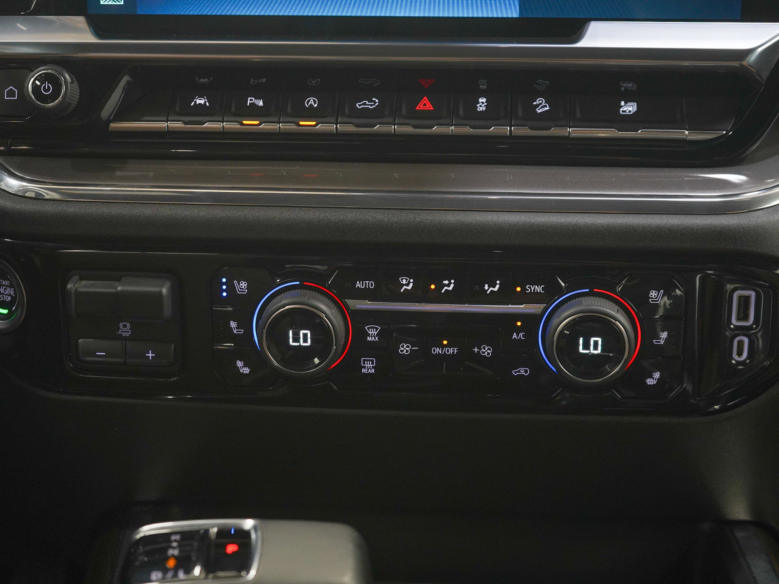 Used 2023 Chevrolet Silverado 1500 High Country w/ Z71 Off-Road Package AWD/4WD image 19