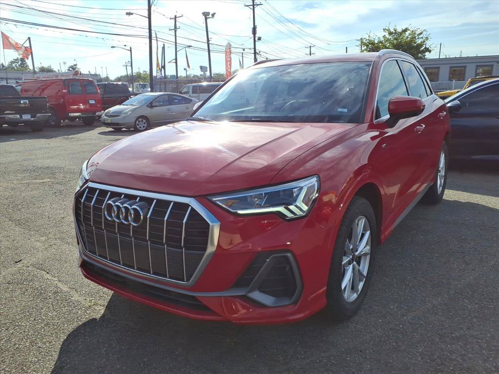 Used 2024 Audi Q3 2.0T Premium AWD/4WD image 3