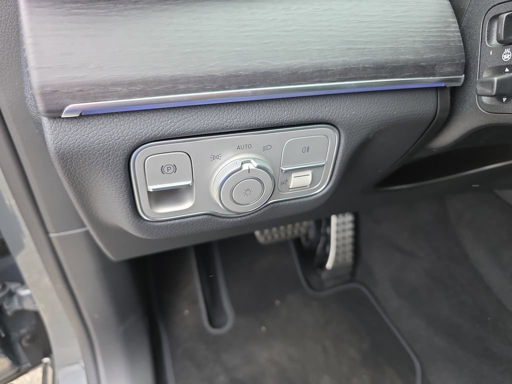 New 2026 Mercedes-Benz GLS 450 4MATIC image 12