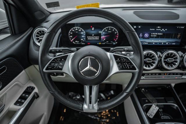 Certified 2025 Mercedes-Benz GLB 250 4MATIC image 29