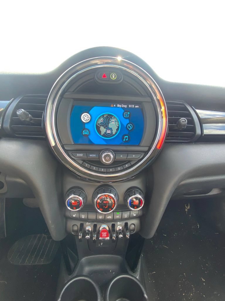 Used 2021 MINI Cooper 2-Door Hardtop FWD image 13