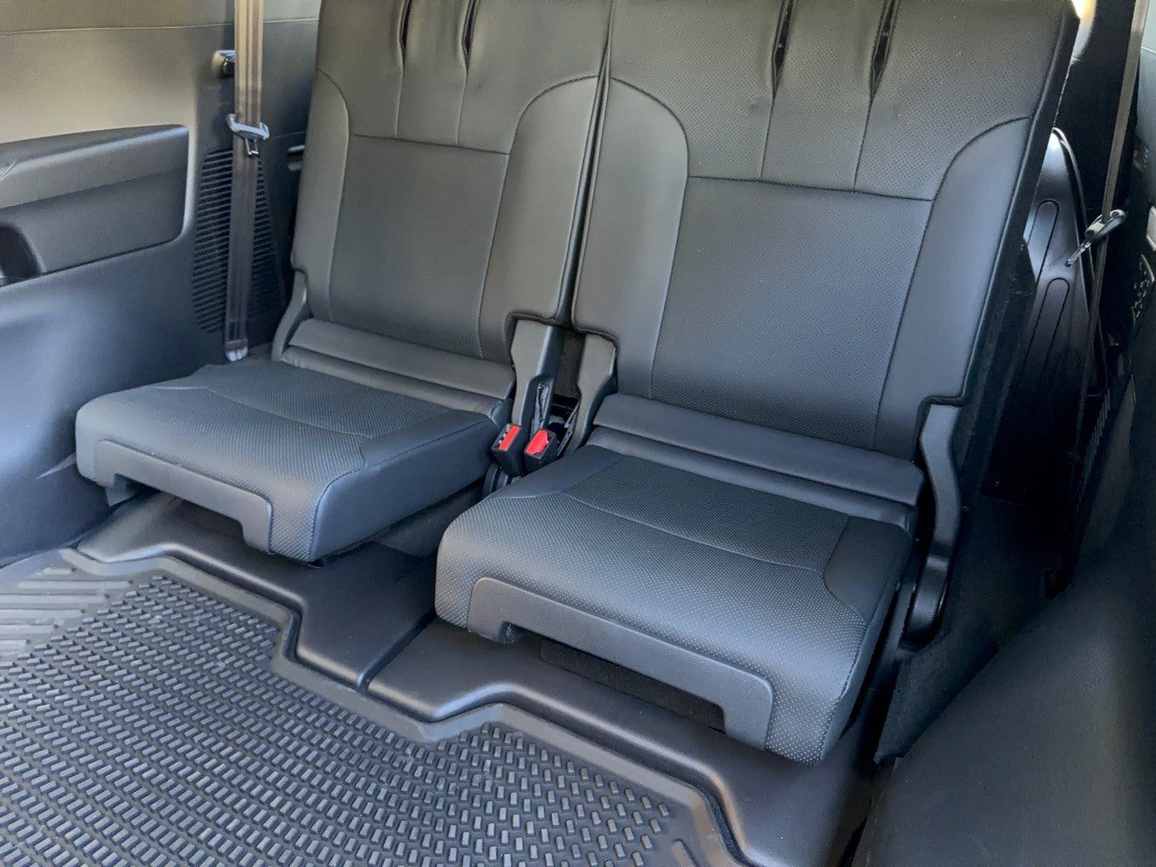 Certified 2025 Lexus LX 600 4WD w/ Appearance Package image 32