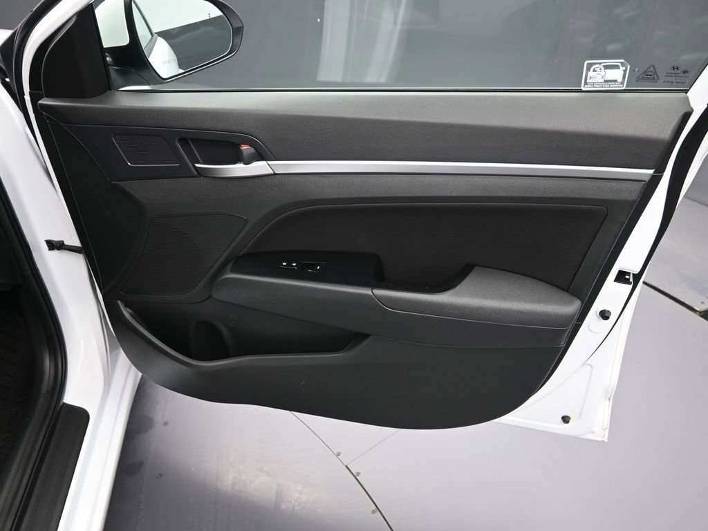 Used 2020 Hyundai Elantra SEL w/ Winter Weather Package image 35