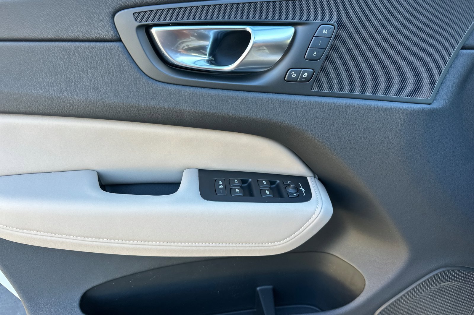 New 2026 Volvo XC60 B5 Core image 9