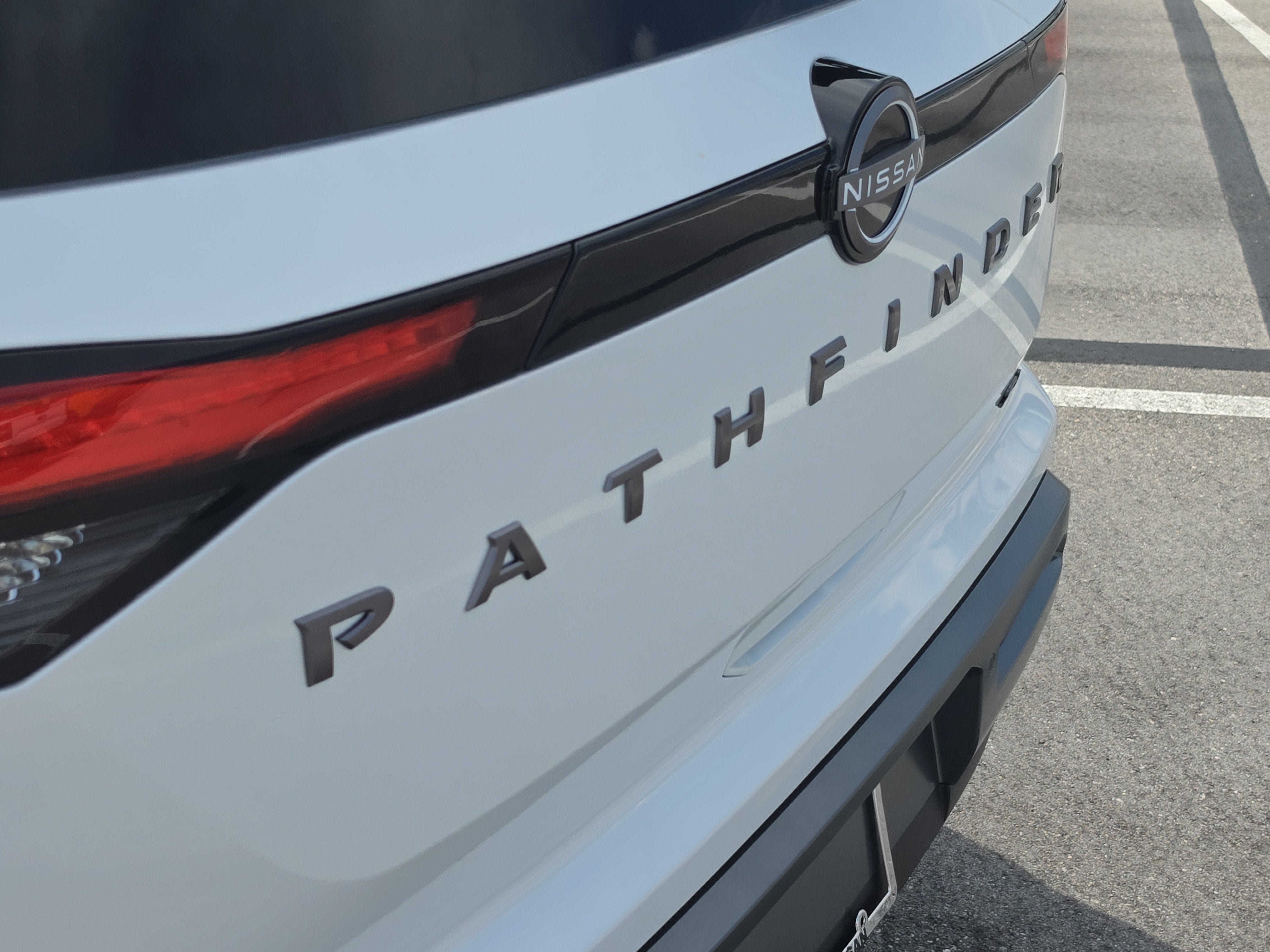 New 2026 Nissan Pathfinder SL FWD image 7