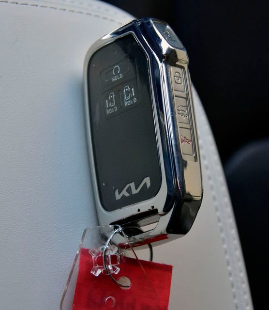 Certified 2024 Kia Carnival SX Prestige image 34