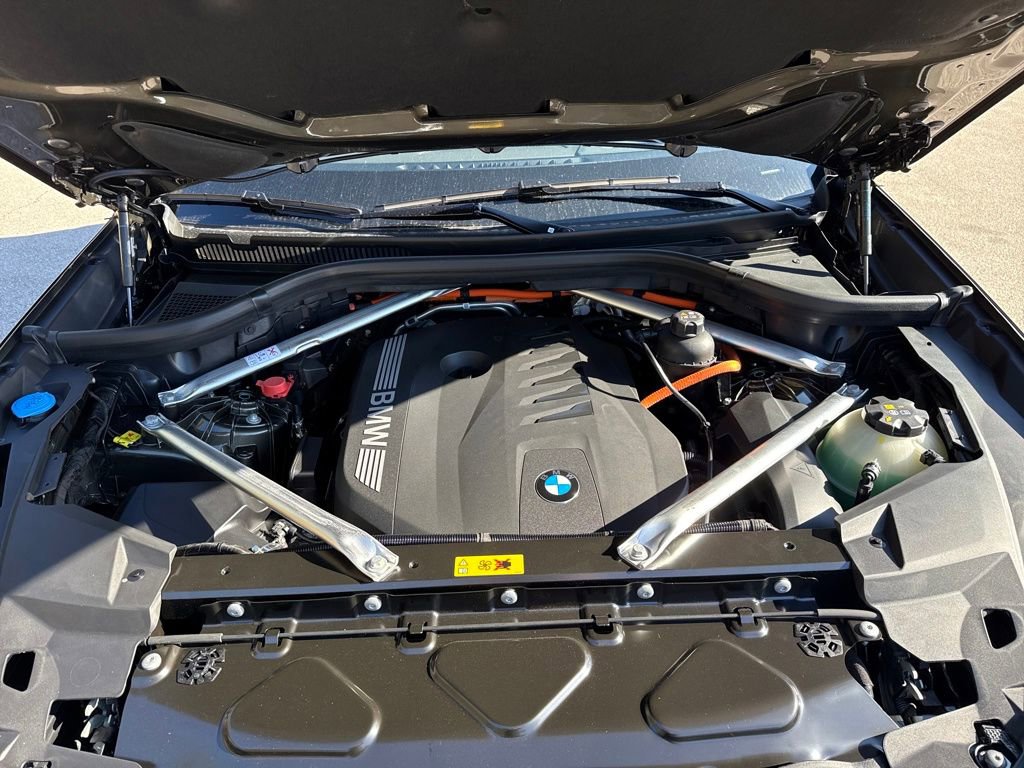 New 2026 BMW X5 xDrive50e w/ Climate Comfort Package image 30