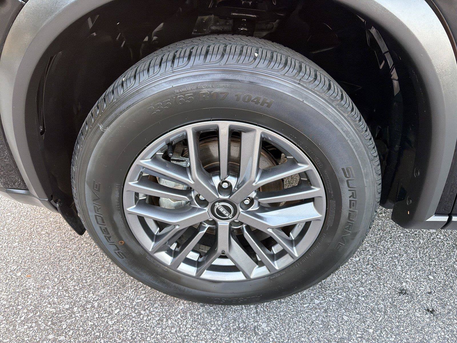 Used 2024 Nissan Rogue S AWD/4WD image 10