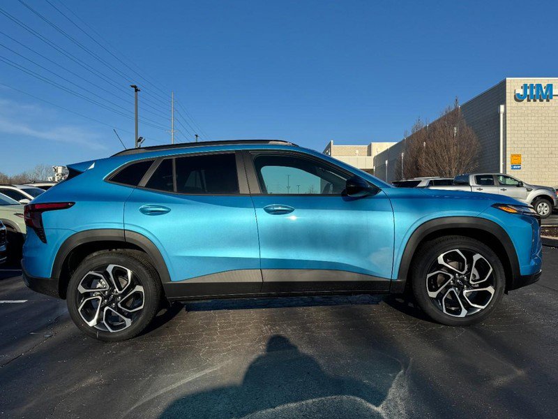 New 2026 Chevrolet Trax RS w/ Sunroof Package video 2