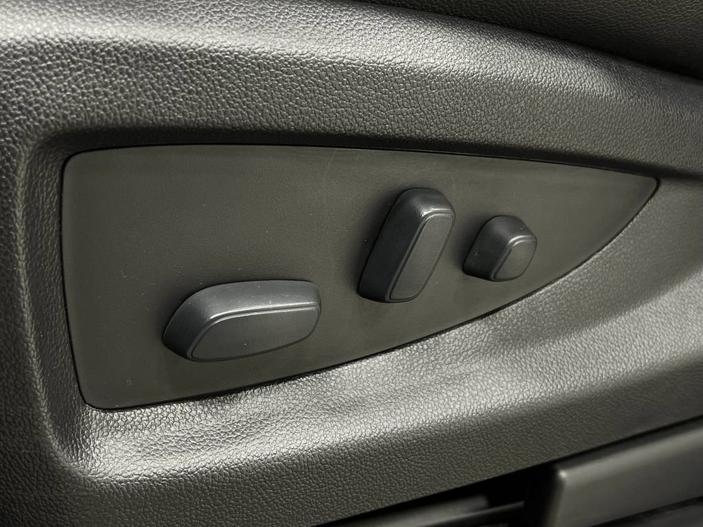 Used 2018 GMC Yukon SLT w/ Premium Edition image 20