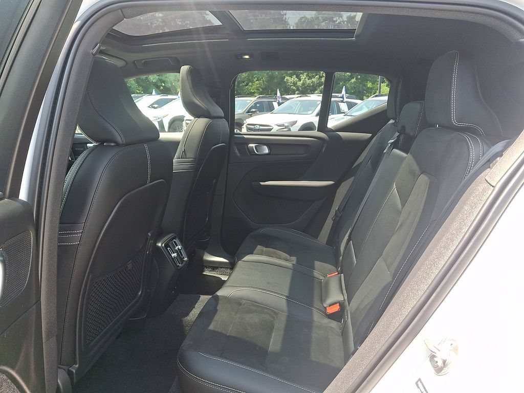 Used 2022 Volvo XC40 P8 Recharge Ultimate AWD/4WD image 10