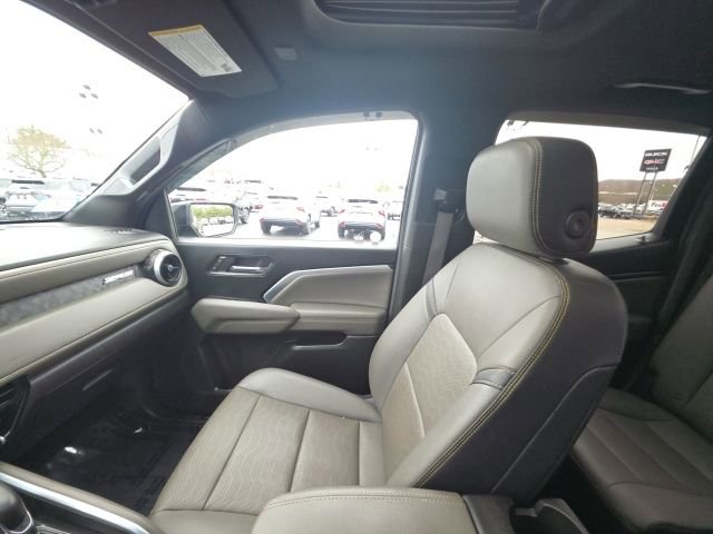 Used 2023 Chevrolet Colorado ZR2 w/ ZR2 Convenience Package III image 34