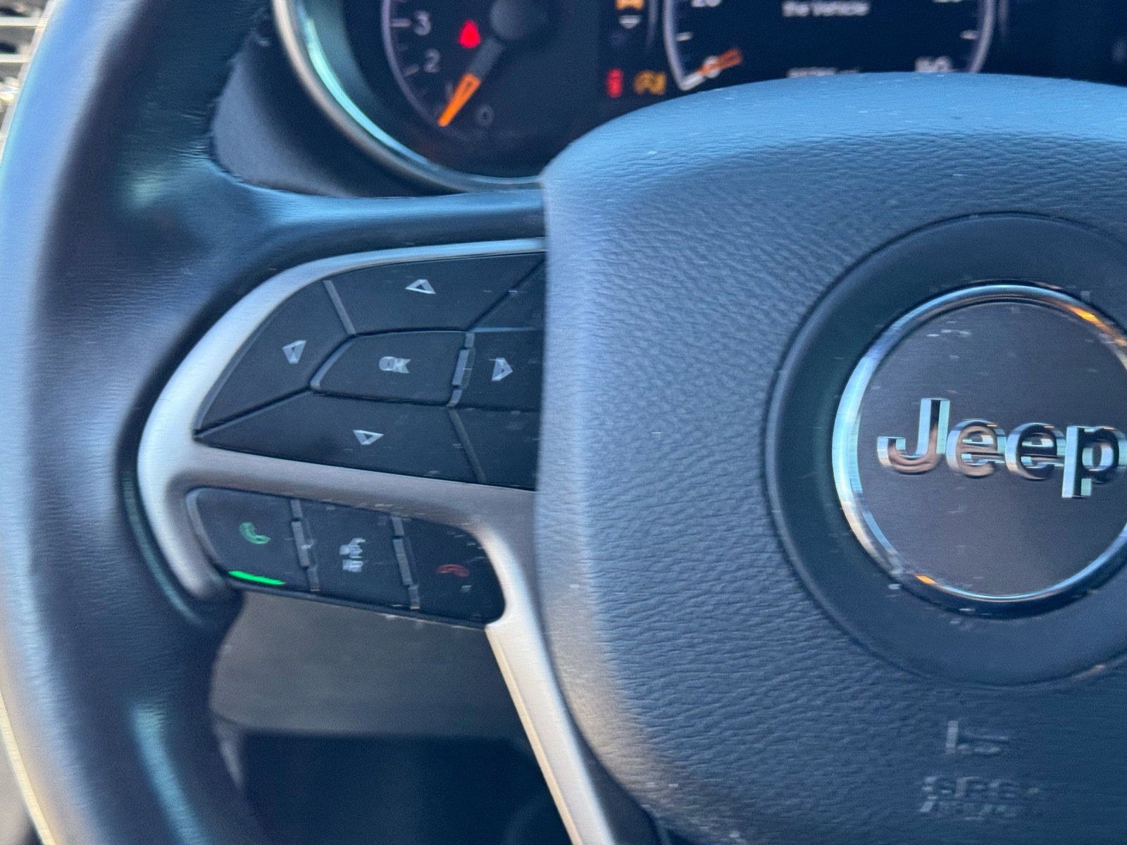 Used 2021 Jeep Grand Cherokee Laredo image 21