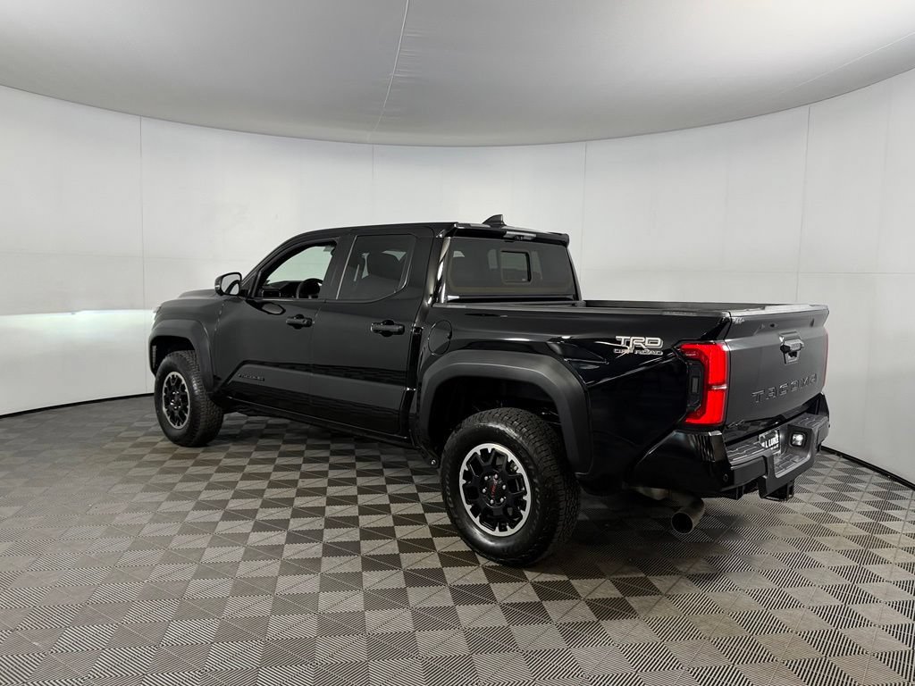 Used 2024 Toyota Tacoma TRD Off-Road w/ TRD Off Road Premium Package AWD/4WD image 10