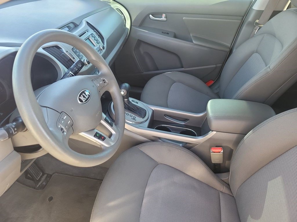 Used 2016 Kia Sportage LX AWD/4WD image 23