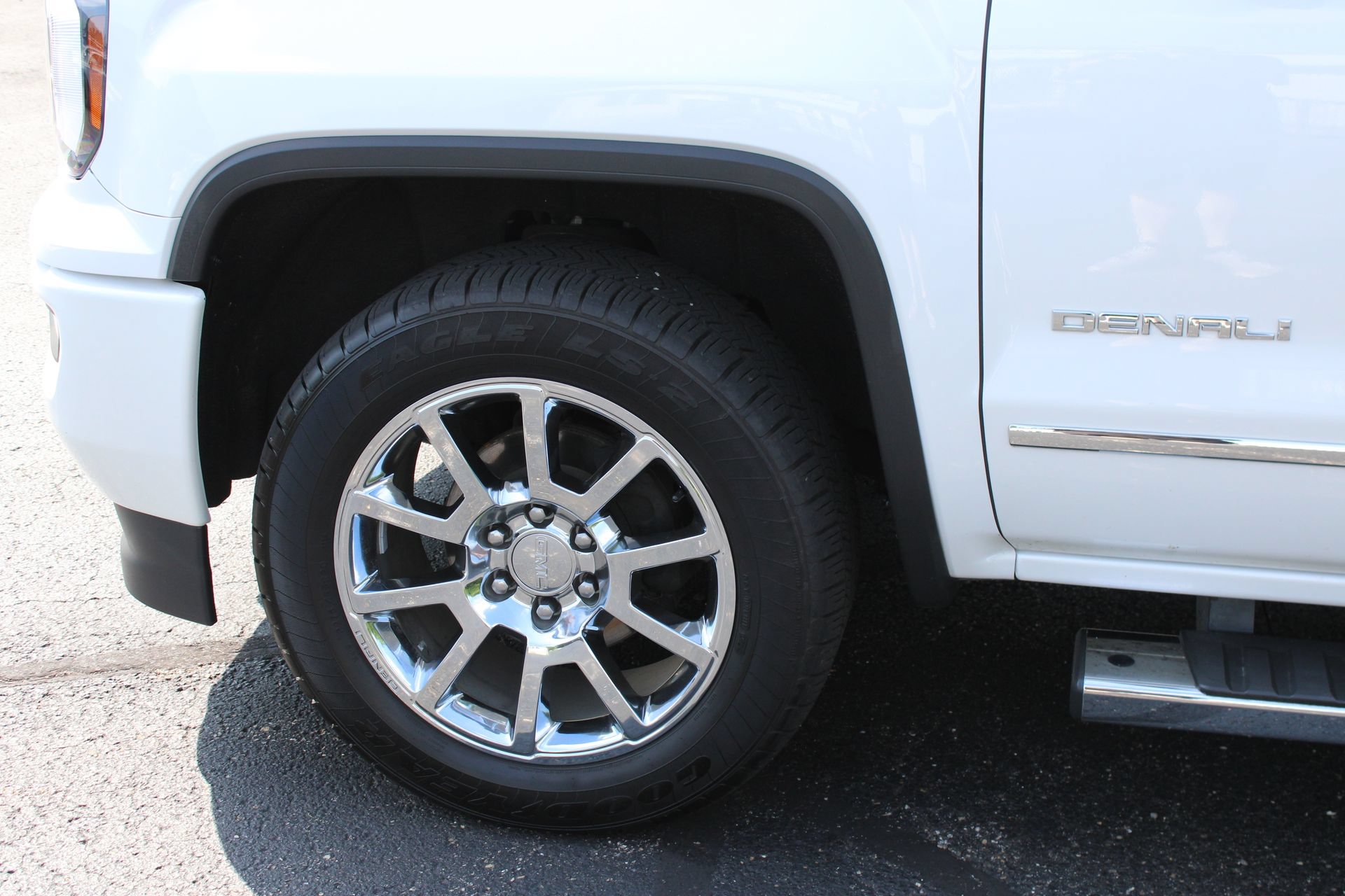 Used 2018 GMC Sierra 1500 Denali AWD/4WD image 11