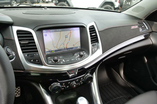 Used 2015 Chevrolet SS / 6.2L V8 / Sunroof / Heated & image 3