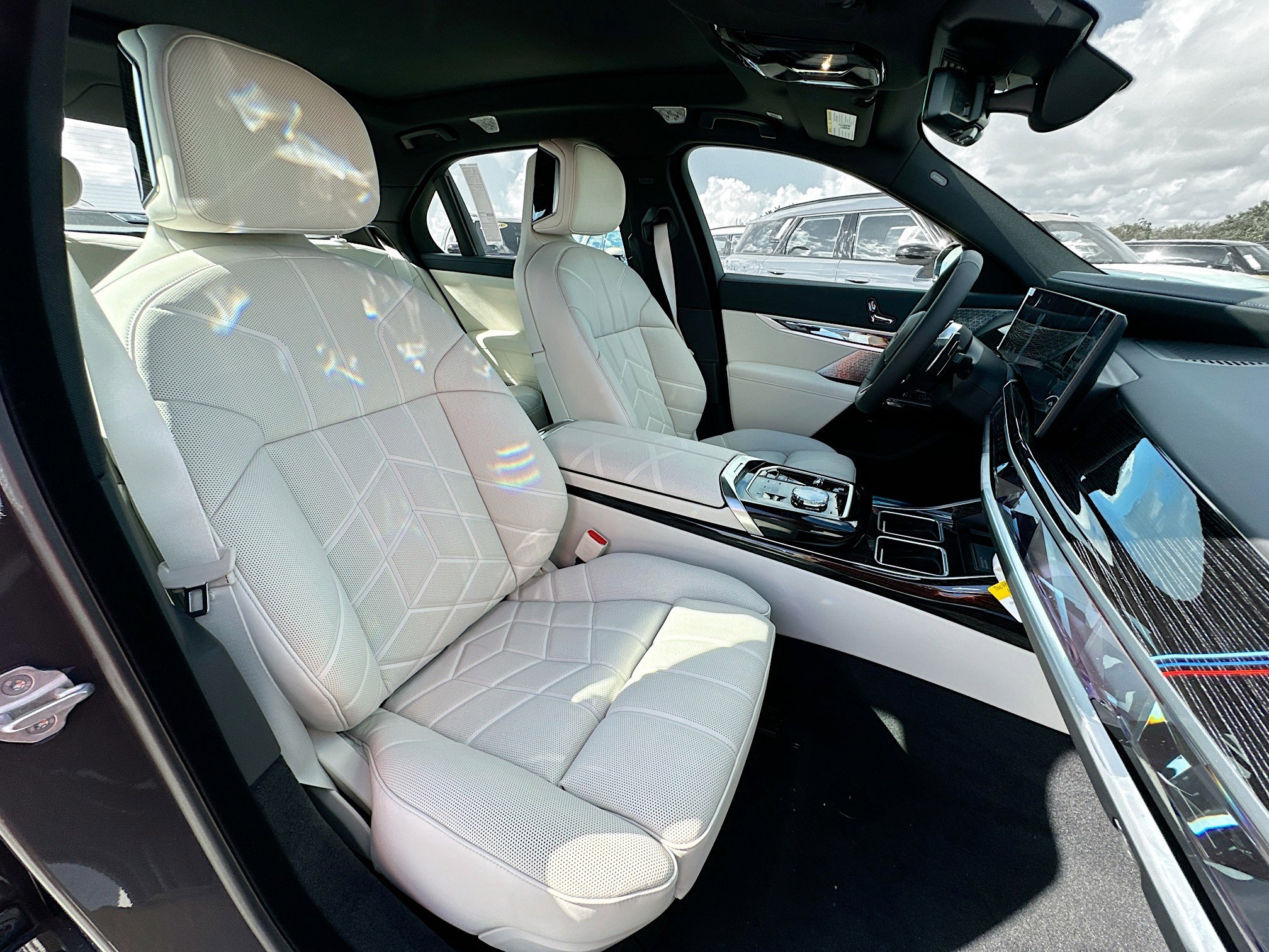 New 2026 BMW 740i w/ Premium Package image 24