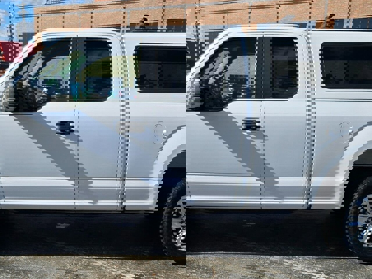 Used 2018 Ford F150 XL w/ Equipment Group 101A Mid image 4