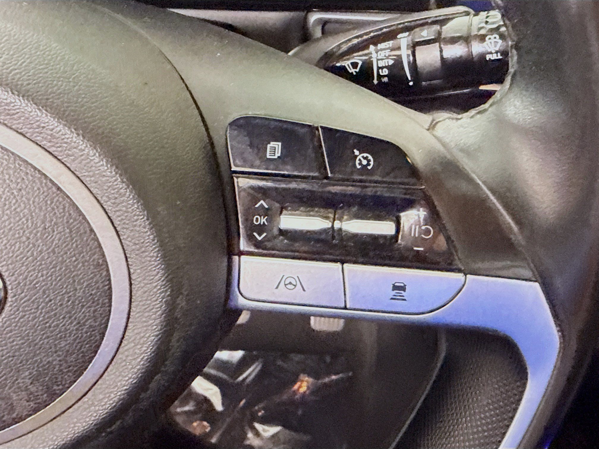Used 2022 Hyundai Elantra SEL w/ Convenience Package FWD image 15