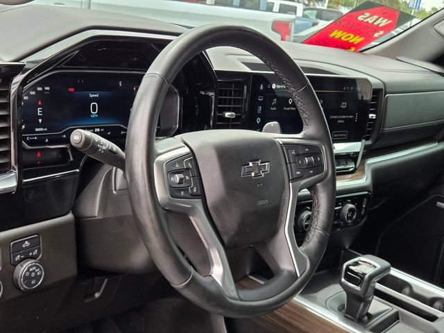 Certified 2025 Chevrolet Silverado 1500 RST w/ Dark Appearance Package AWD/4WD image 18