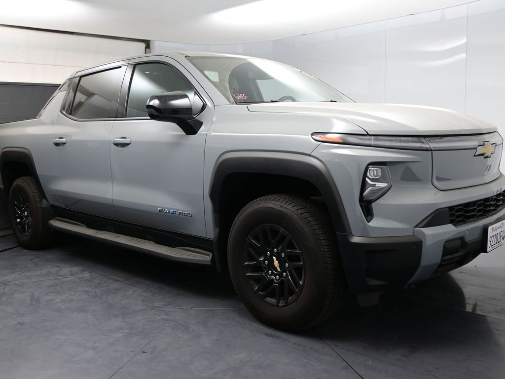 Used 2026 Chevrolet Silverado EV LT image 3