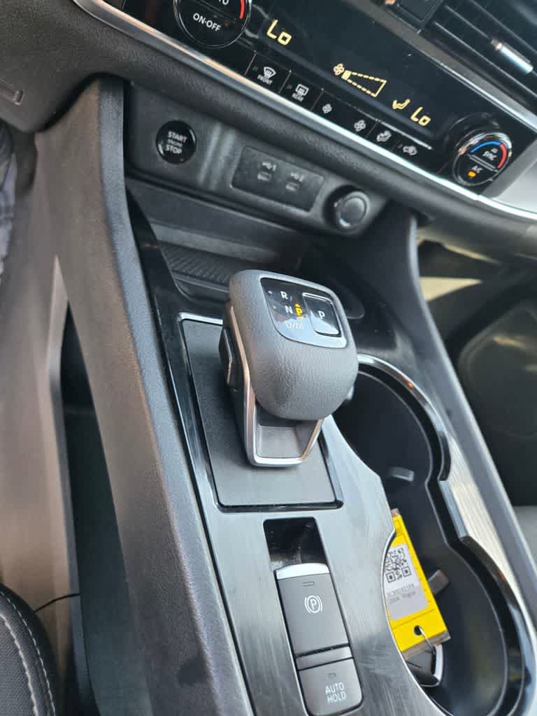Used 2024 Nissan Rogue SV AWD/4WD image 14